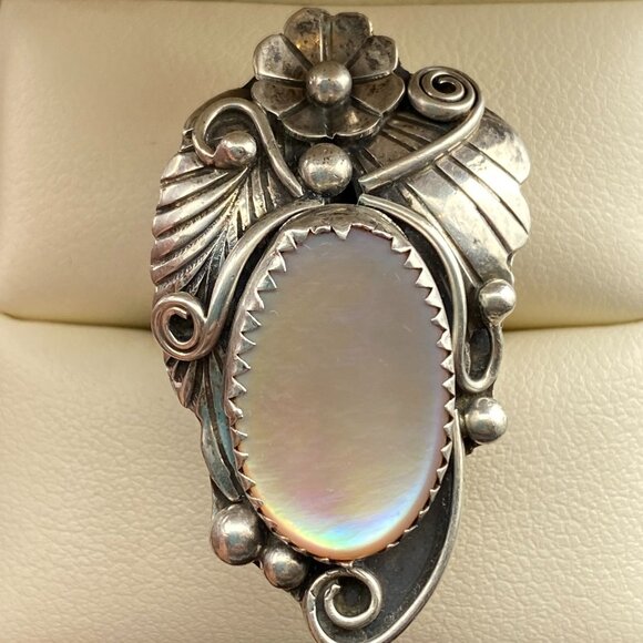 RARE Vtg. Native American Navajo A. EDSITTY Abalone Ring Size 8 Sterling Silver - Picture 11 of 16